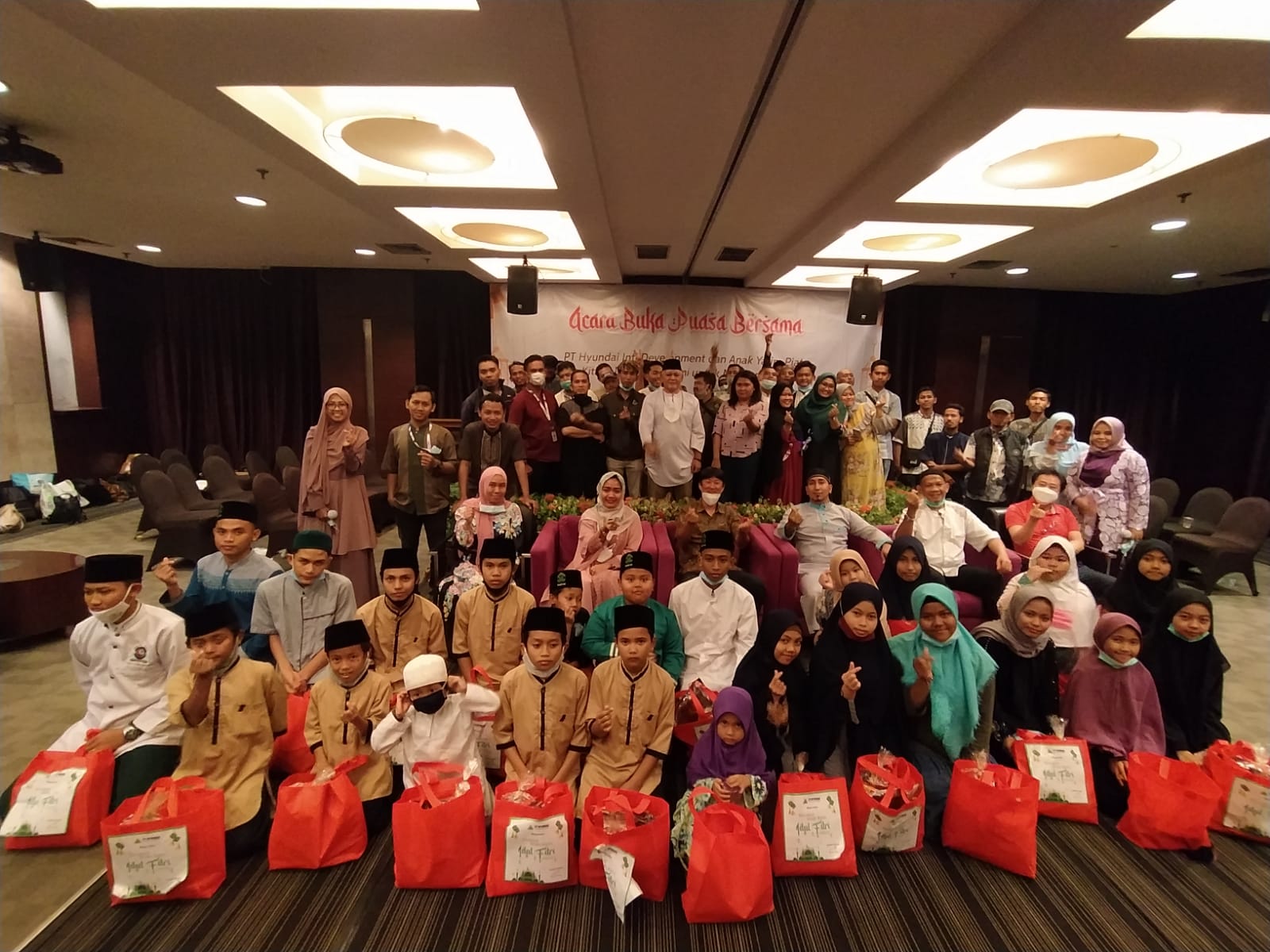 Buka Puasa Bersama Yayasan Habib Alkaf dan Yayasan Rumah Harapan